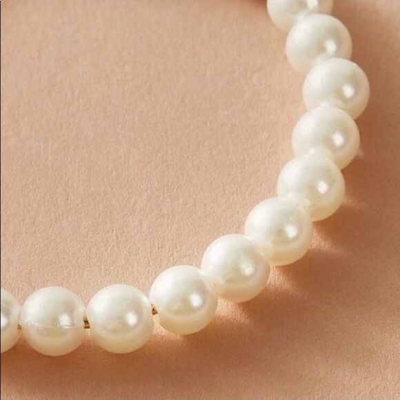 Elegant Gold & Pearl Hoop Earrings - Picture 4 of 5